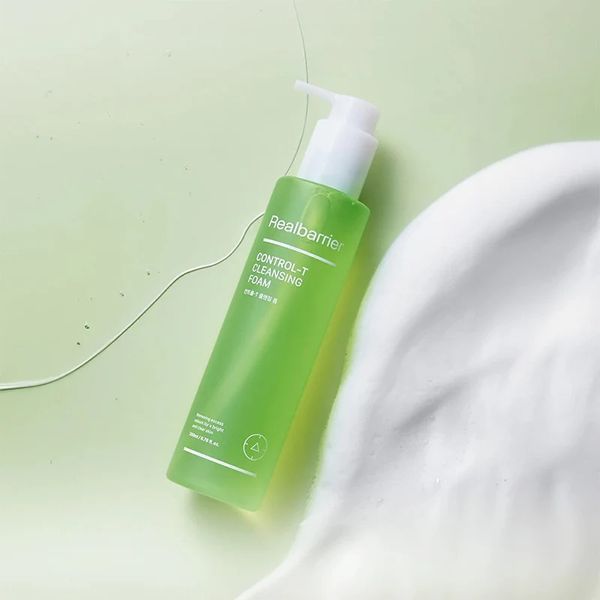 Пенка для умывания себорегулирующая Real Barrier Control-T Cleansing Foam L2978 фото