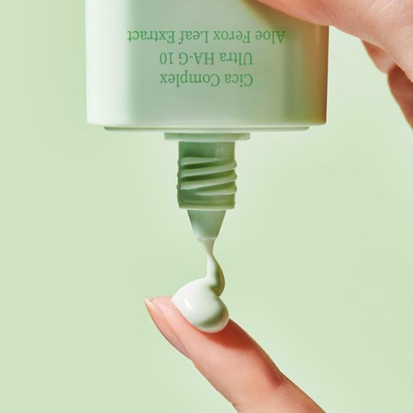 Солнцезащитная сыворотка для чувствительной кожи TOCOBO CICA CALMING SUN SERUM SPF50+ PA++++ L2020 фото